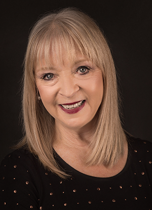 I am a vocalist interested in working with a small trio or keyboard player for restaurants, cocktail hours, parties, etc. Susan King